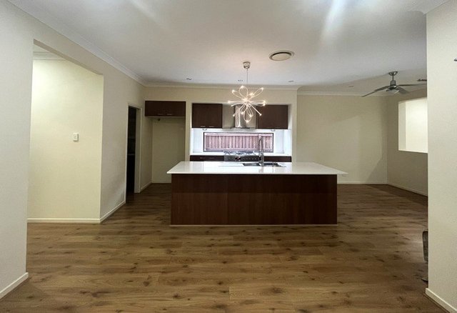 25 Dewberry Place, QLD 4035
