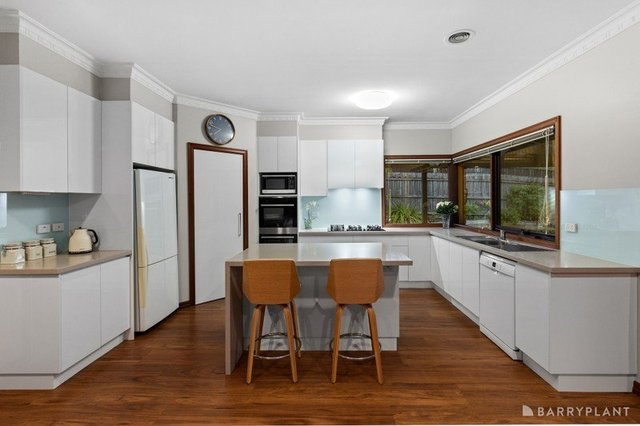 9 Waters Grove, VIC 3135