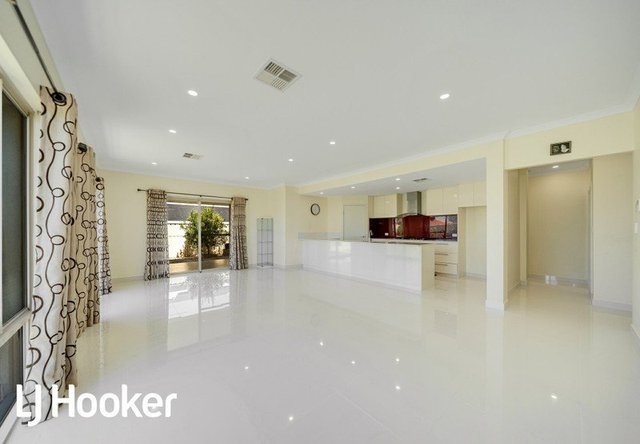 31 Overdene Pass, WA 6031