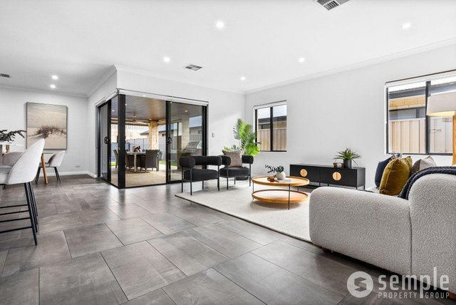 14 Laurina Way, WA 6164