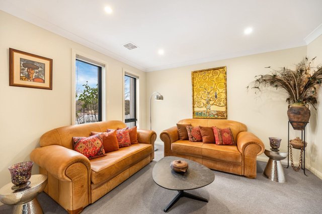 33 Lansdown Crescent, ACT 2913