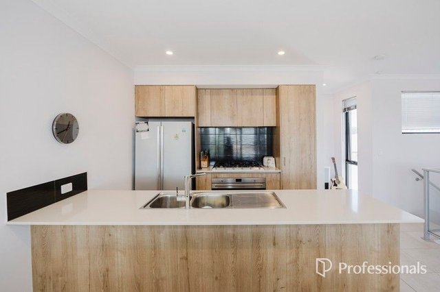 6 Proclaim Avenue, WA 6069
