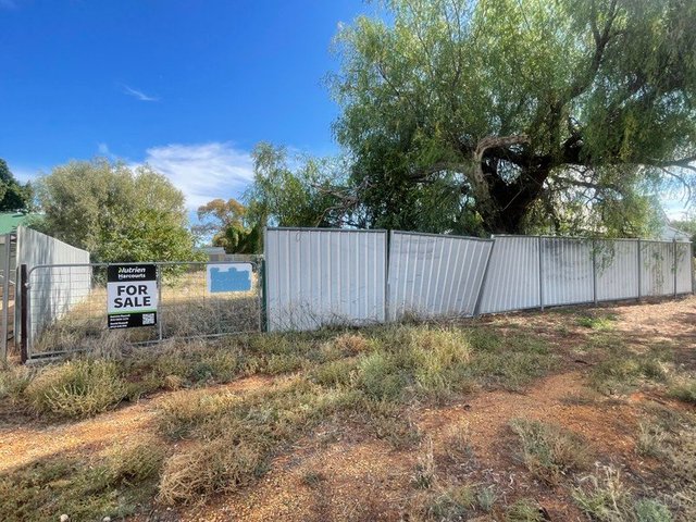 5 Bourke Street, NSW 2835