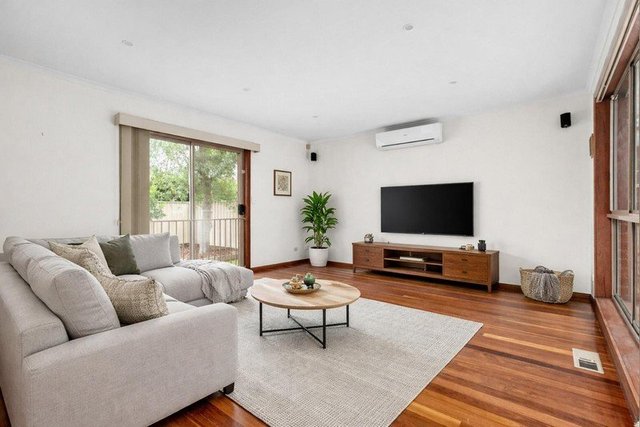 11 Falconer Court, VIC 3036