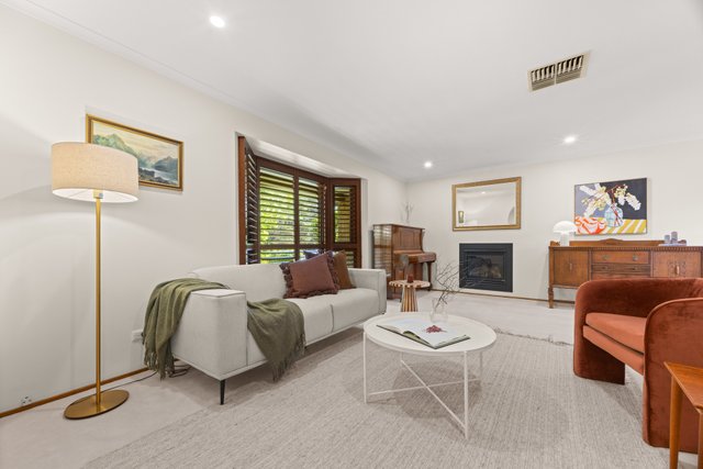 2 Jackie Howe Crescent, ACT 2904