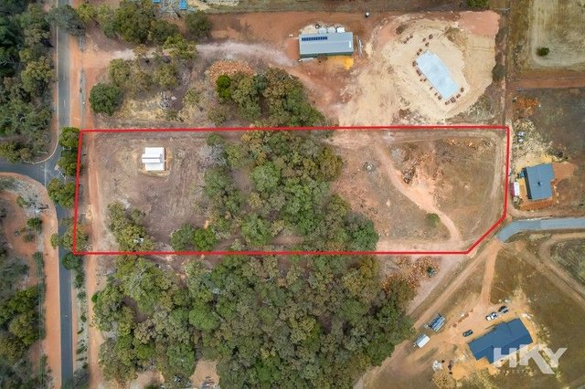 2 Swannell Trail, WA 6056