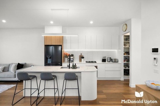 2/21 Woorite Place, VIC 3033