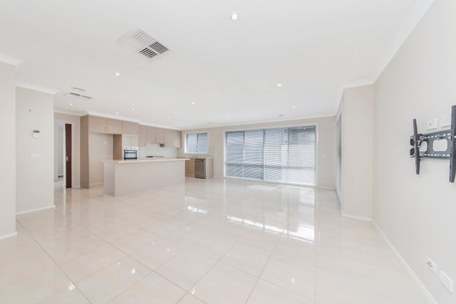 16 Walter Crocker Crescent, ACT 2913
