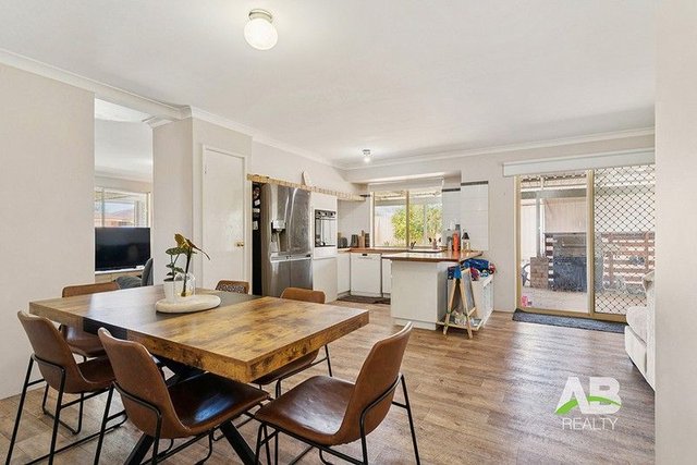 16 Ronez Elbow, WA 6030