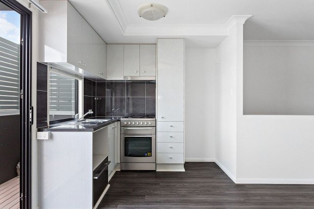 8 Tomaree Lane, QLD 4018