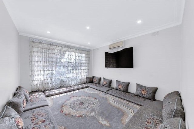 1/25 Edinborough Street, VIC 3803