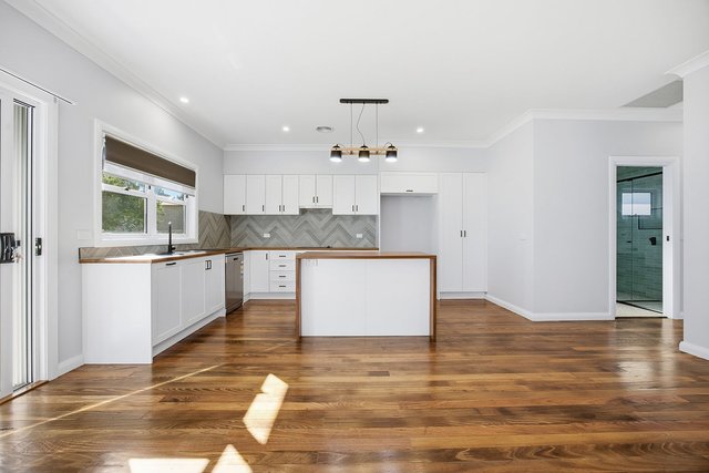 5 Petit Street, NSW 2582