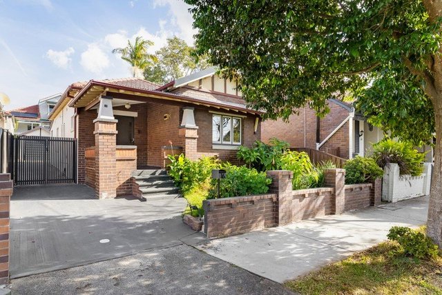 16 Greenbank Street, NSW 2204