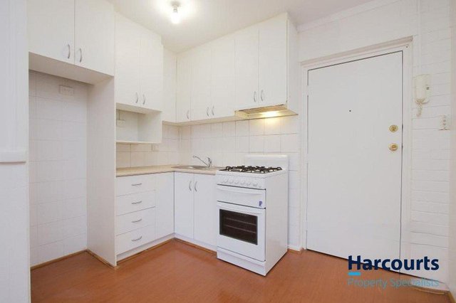 15/4 Dover Court, WA 6012