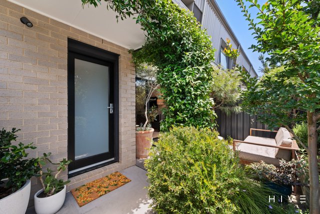 60/67 Negus Crescent, ACT 2602