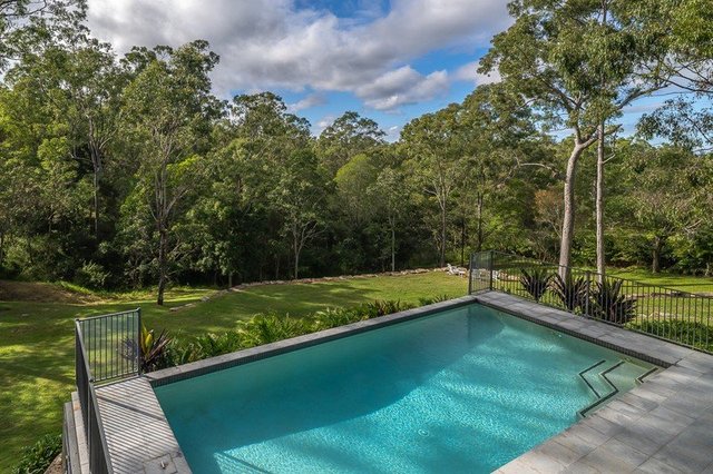 82 Airlie Road, QLD 4069