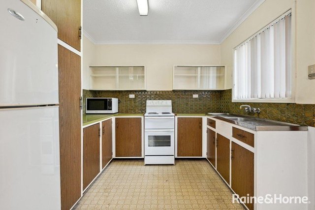 11 Cook Street, QLD 4114