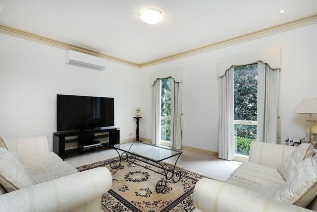 35 Hopkins Avenue, VIC 3036