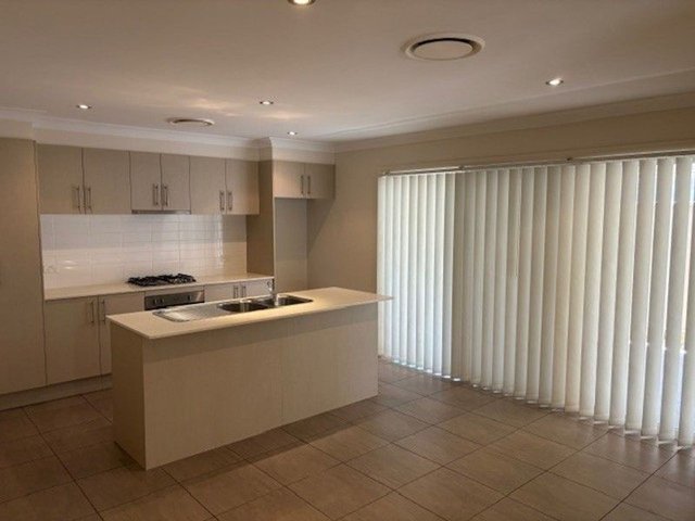7 Lowan Street, NSW 2570