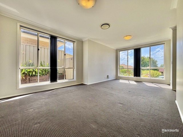 8 Devon Place, NSW 2567