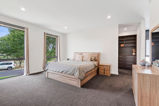 6 Somerset Place, NSW 2583