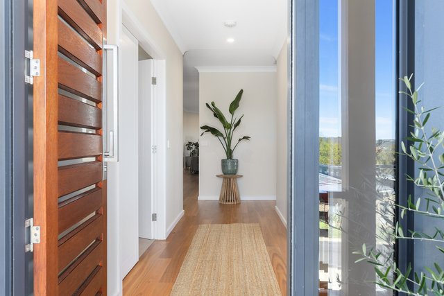 16 Alkoomi Place, NSW 2630