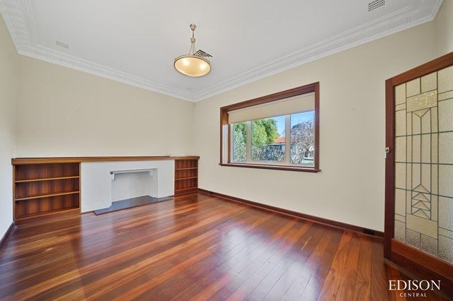 8 Woodlands Street, WA 6050