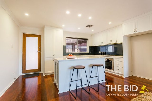 15 Lowan Loop, WA 6152