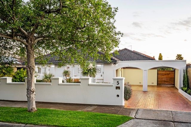 5 Tarwin Court, VIC 3036