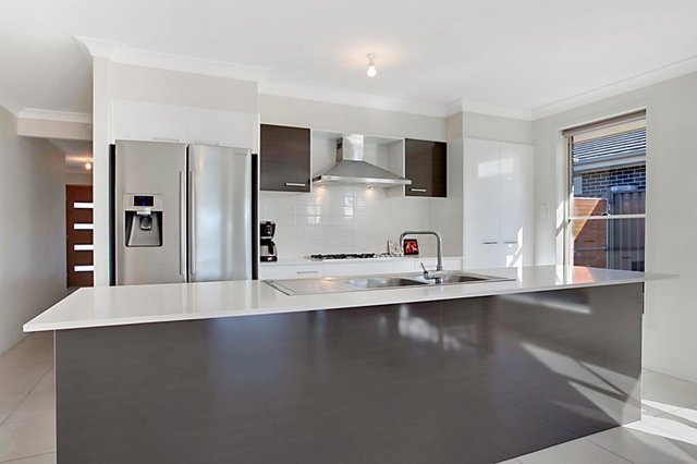 17 Goss Loop, NSW 2570