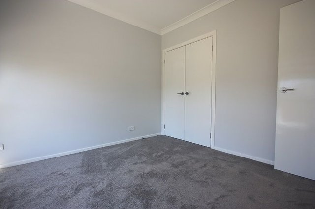 4 Irvine Street, NSW 2570