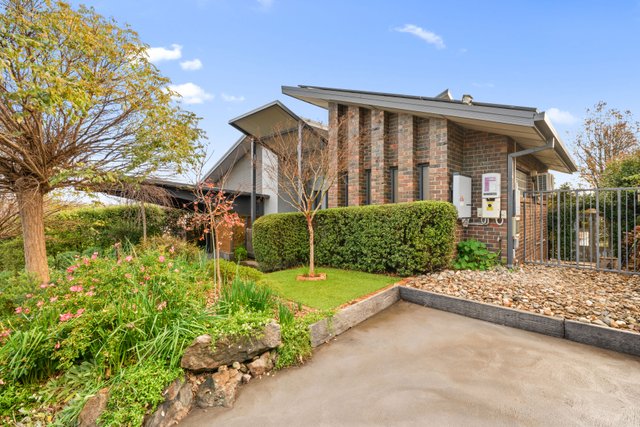 12 Menzel Crescent, ACT 2615