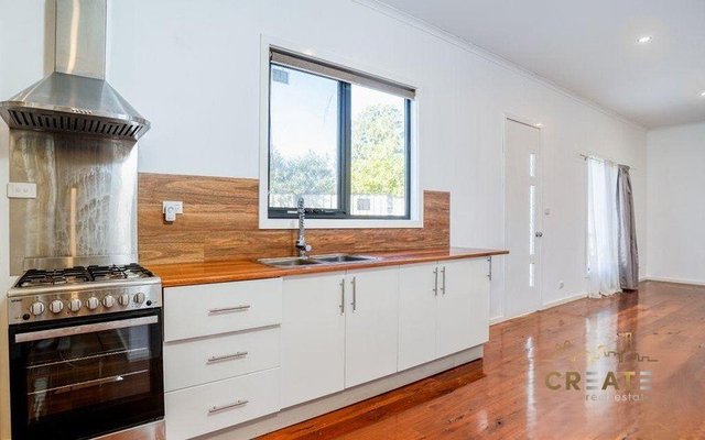 2/2 Nolan Avenue, VIC 3012