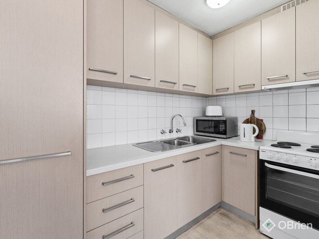 4/14 Forrest Street, VIC 3020