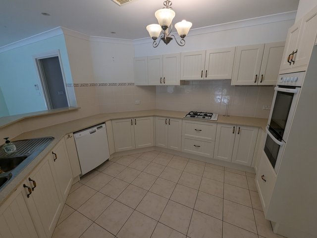 15 Hatton Drive, NSW 2582