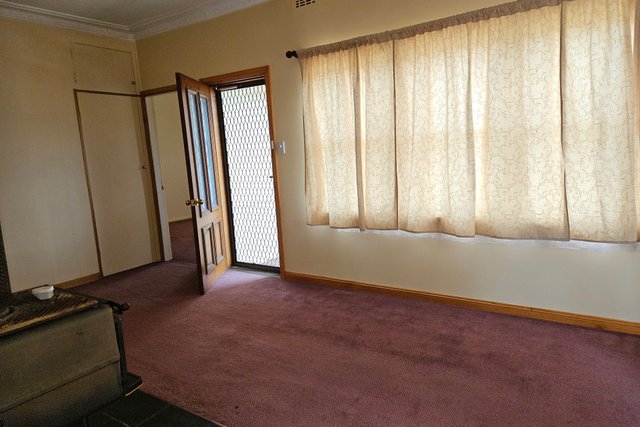 9 Neuss Avenue, NSW 2630