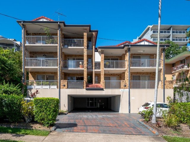 2/18 Lima Street, QLD 4066