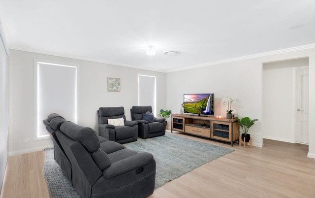 34 Sharman Close, NSW 2567