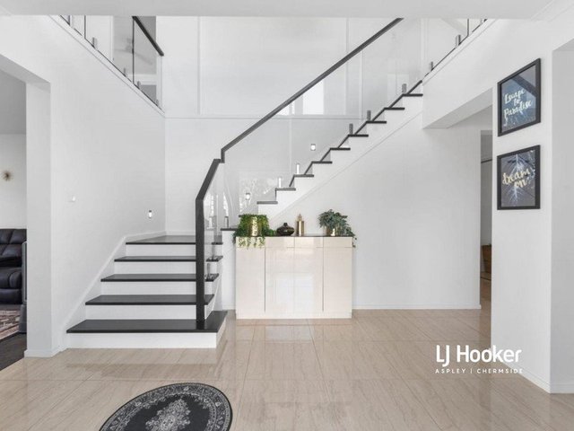 29 Executive Way, QLD 4035