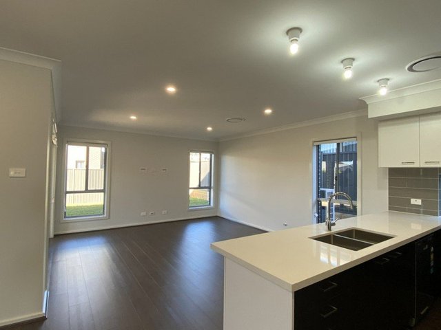 16 Buffalo Road, NSW 2570