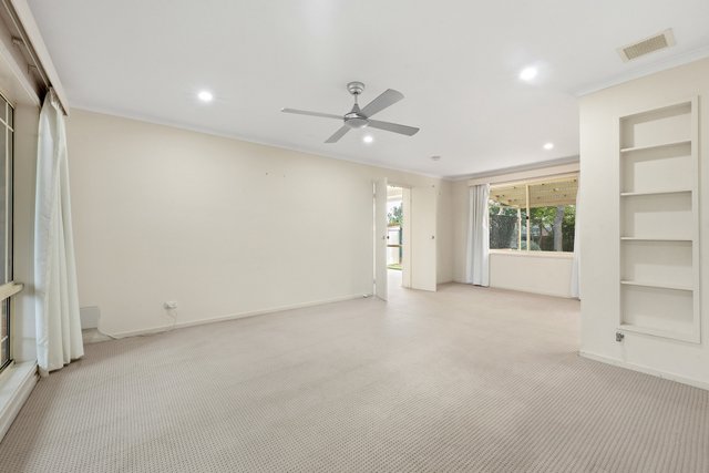 4 Miles Place, NSW 2619