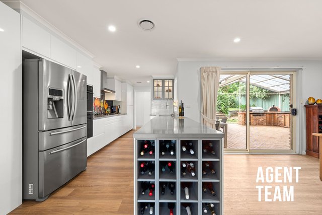 2 Buckmaster Crescent, ACT 2615