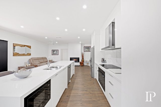 44 Skyline Circuit, QLD 4555