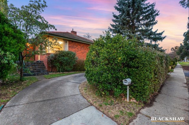 16 Hopetoun Circuit, ACT 2600