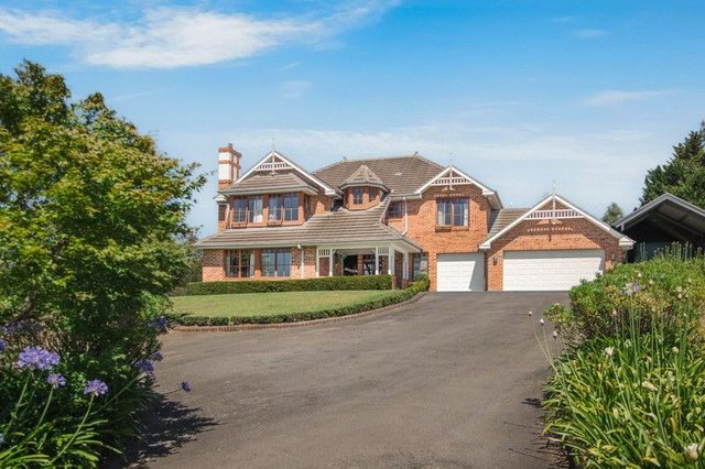 8 Equestrian Drive, NSW 2571