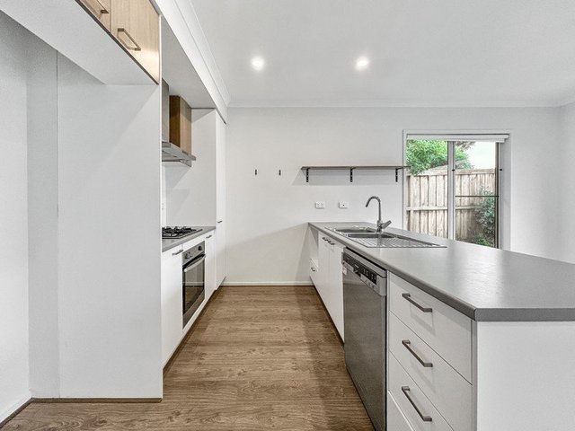 16 Plenty Walk, VIC 3217