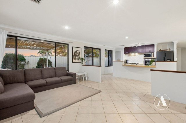 2 Quenda Close, WA 6164