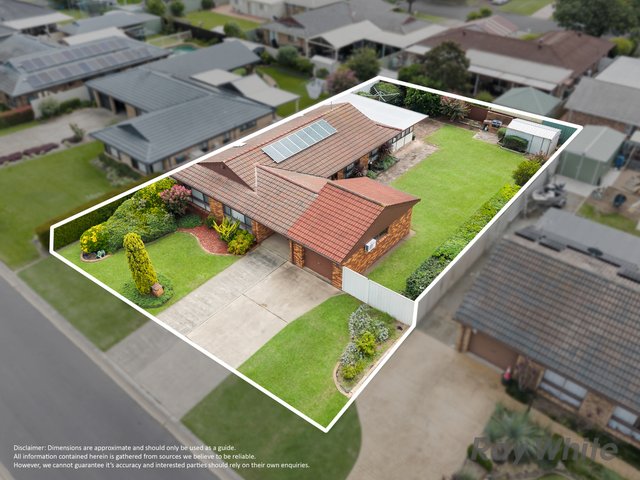 10 West Place, NSW 2570