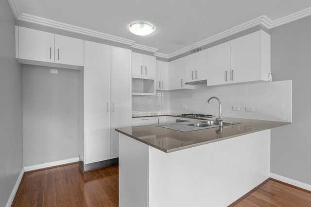 4/20 Lorimer Crescent, NSW 2570