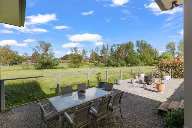 6 Hillview Drive, NSW 2582